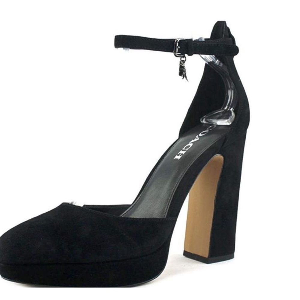 Coach Pumps
